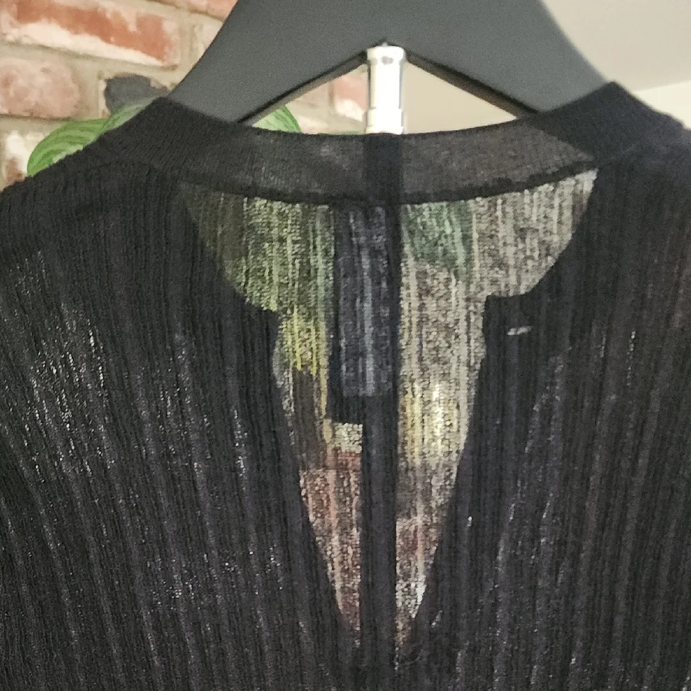 SKIMS Black Ribbed Long Sleeve Henley Top - Picture 7 of 14